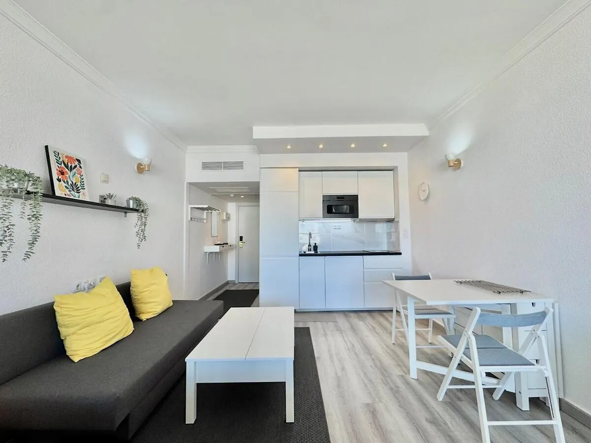 Lafrenchtouch - Estudio Con Vista Al Puerto Fuengirola Spain